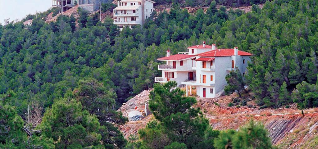 Νέο μπλόκο για αυθαίρετους οικισμούς και δασικούς χάρτες Νέο μπλόκο για αυθαίρετους οικισμούς και δασικούς χάρτες